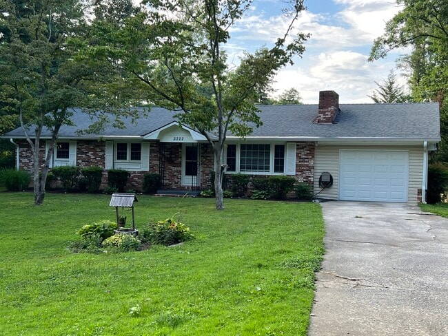 3222 Debbie Dr