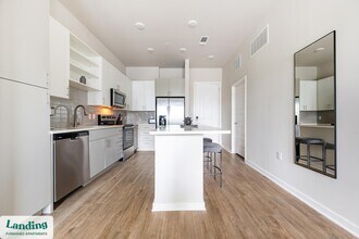 4902 Cosmos Cir, Unit 106 in Wimauma, FL - Foto de edificio - Building Photo