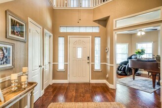 330 W Loyola Ave in Clovis, CA - Building Photo - Building Photo