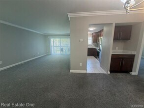 3551 W 14 Mile Rd in Royal Oak, MI - Building Photo - Building Photo