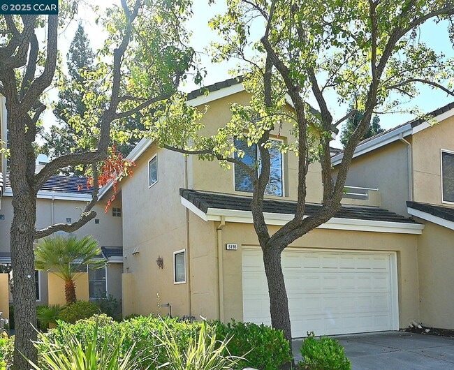 property at 6198 Lakeview Cir