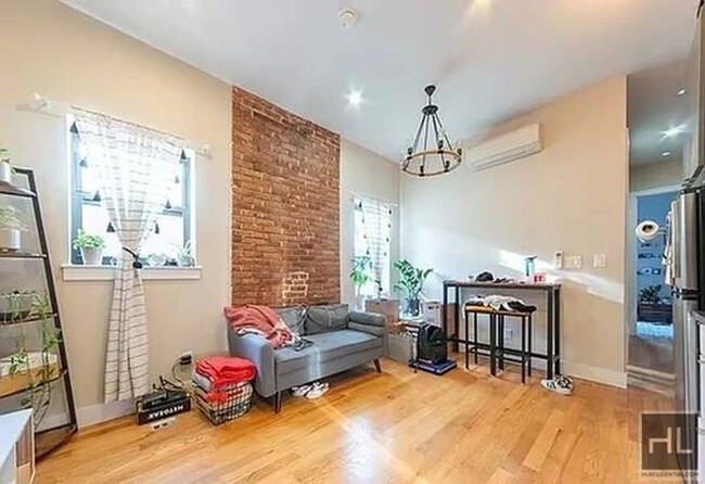 property at 295A Bainbridge St.