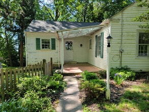 358 Pool Rd in Ephrata, PA - Building Photo - Building Photo