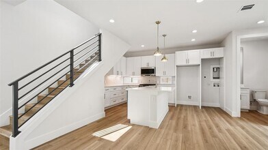 9104 Georgian Dr in Austin, TX - Building Photo - Building Photo