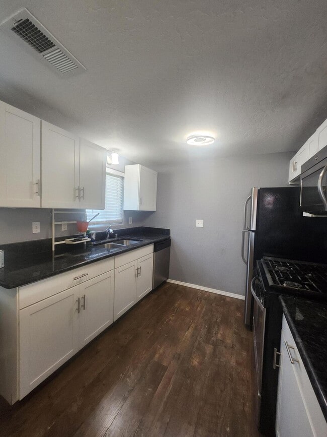 property at 1032 Muriel St NE