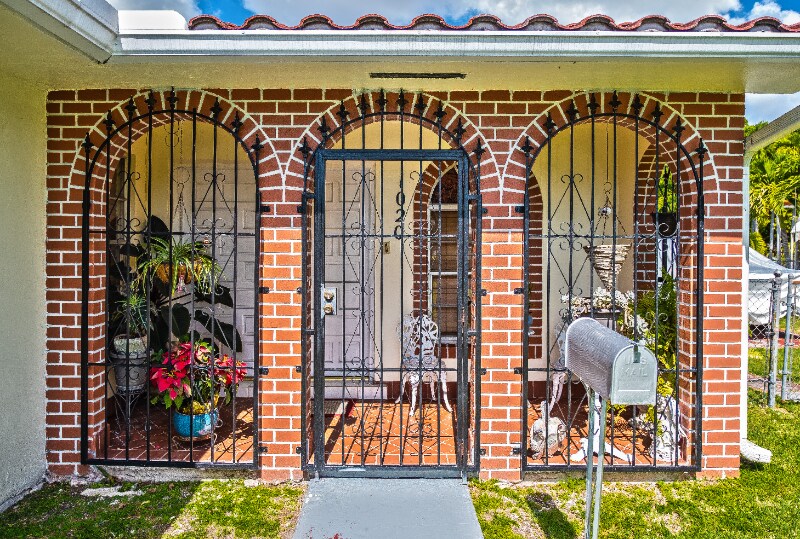 1020 SW 84th Ave in Miami, FL - Building Photo