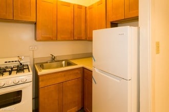 519 W Brompton Ave-Unit -Unit IG*10 in Chicago, IL - Building Photo - Building Photo