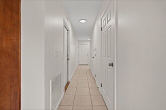 5115 E 11th St in Panama City, FL - Foto de edificio - Building Photo