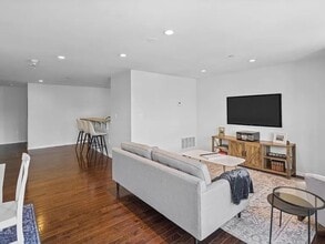 165 W Sixth St in Boston, MA - Building Photo - Building Photo
