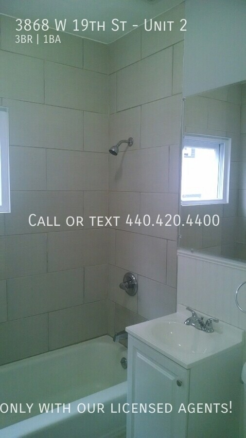 3868 W 19th St, Unit Unit 2 in Cleveland, OH - Building Photo - Building Photo