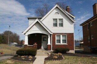 832 St James Ave in Park Hills, KY - Building Photo