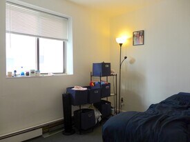 212 Parker Hill Ave, Unit 5 in Roxbury Crossing, MA - Building Photo