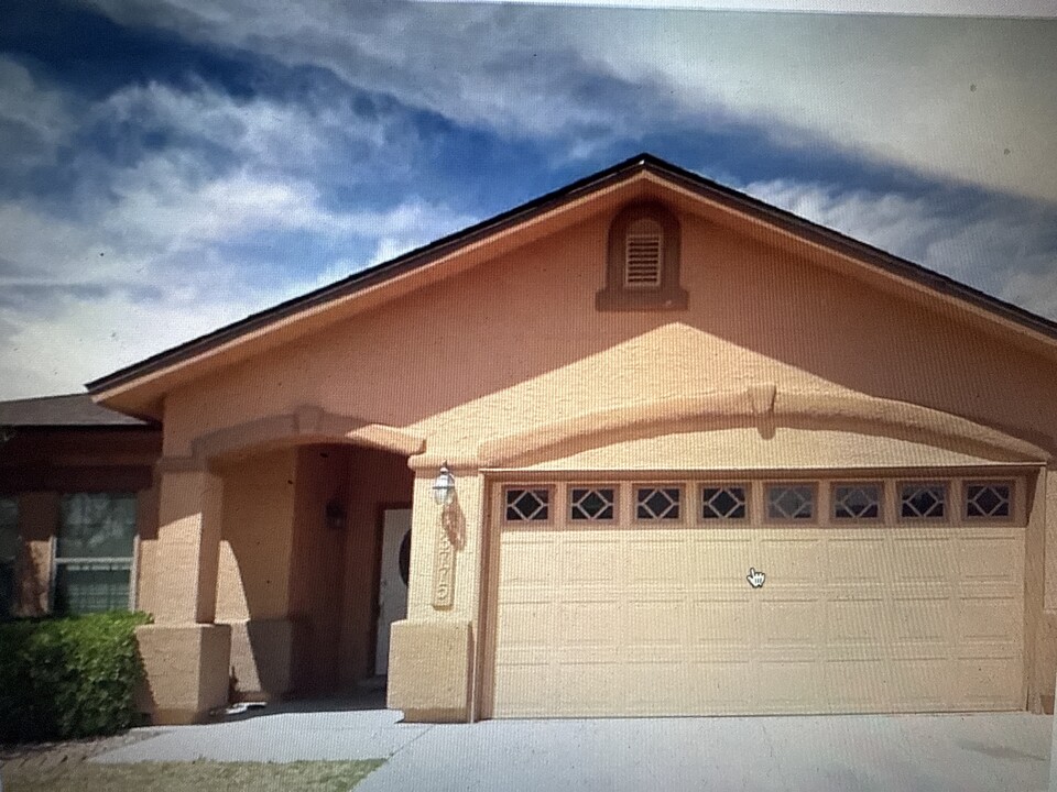 13775 Paseo Las Nubes Dr in Horizon City, TX - Building Photo