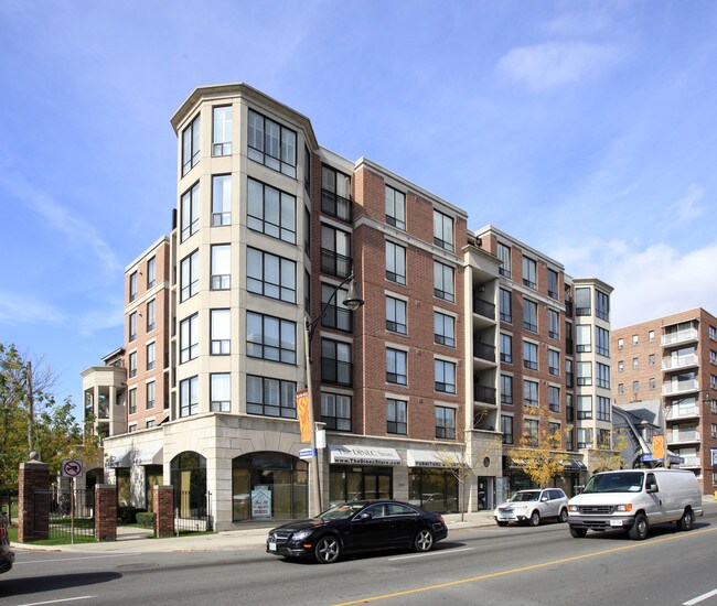 2708-2716 Yonge St in Toronto, ON - Building Photo - Building Photo