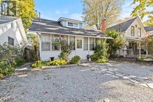 118 Lincoln Rd E in Fort Erie, ON - Building Photo