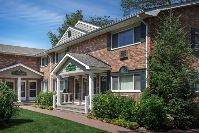 property at 725 Greenbriar Dr