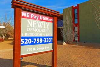 Miramonte Apartments in Tucson, AZ - Building Photo - Building Photo