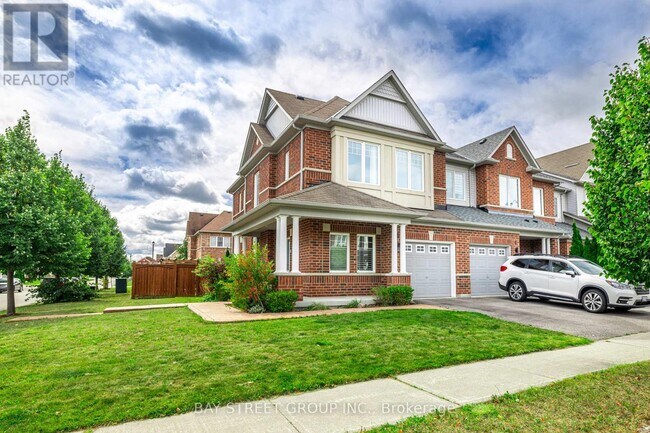 4 Courtland Crescent in East Gwillimbury, ON - Building Photo - Building Photo