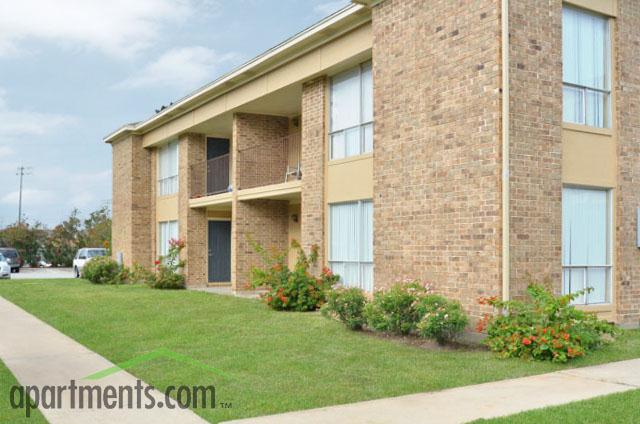 ASHTON PLACE APARTMENTS in Galveston, TX - Building Photo - Building Photo