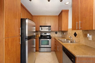 7003 Saranac St, Unit 108 in San Diego, CA - Building Photo - Building Photo