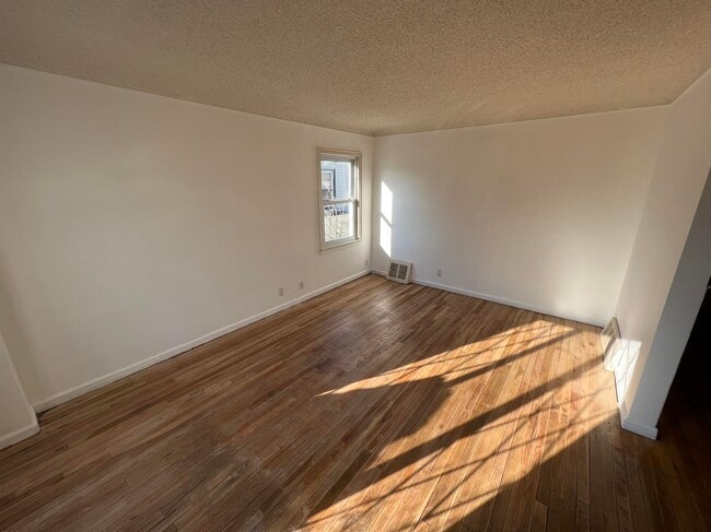 21041 Eastwood Blvd in Warren, MI - Building Photo - Building Photo