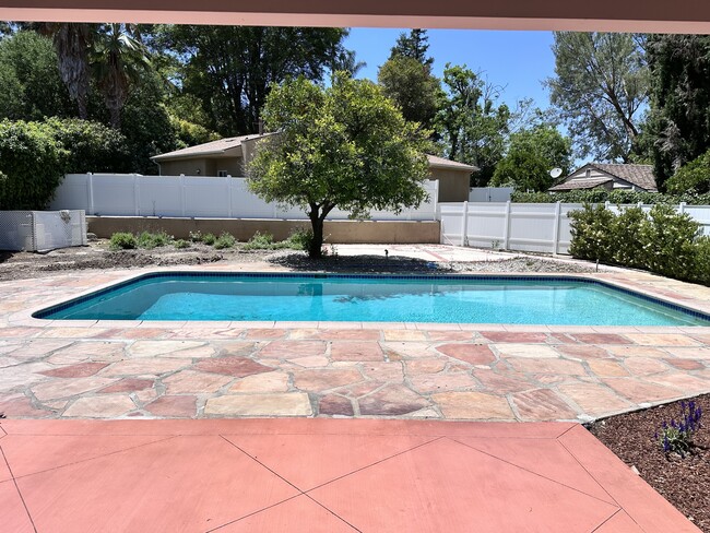 property at 5369 Topeka Dr