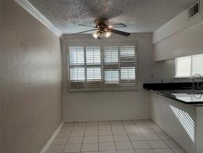 7714 Renwick Dr in Houston, TX - Building Photo - Building Photo