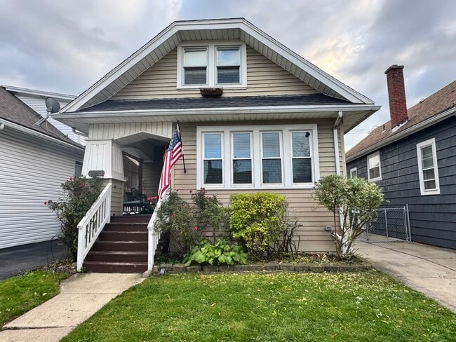 223 Parkwood Ave