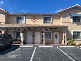 3260 W 70th St in Hialeah, FL - Building Photo