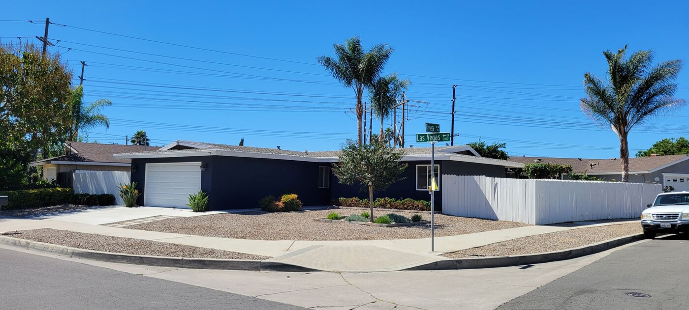 3452 Las Vegas Dr in Oceanside, CA - Building Photo