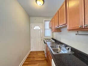 623.5 W Barry Ave in Chicago, IL - Building Photo - Building Photo