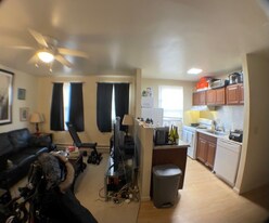 370 S Highland Ave, Unit 8 in Pittsburgh, PA - Building Photo