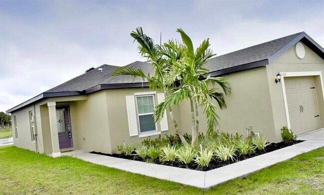 5335 Entertainment Way in Fort Pierce, FL - Building Photo - Building Photo