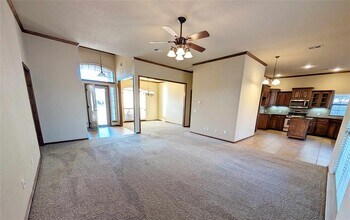 609 Sally Ct in Moore, OK - Building Photo - Building Photo