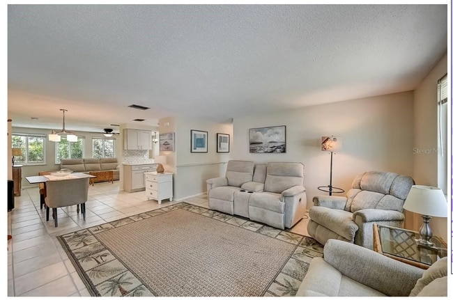 646 Circlewood Dr in Venice, FL - Building Photo - Building Photo