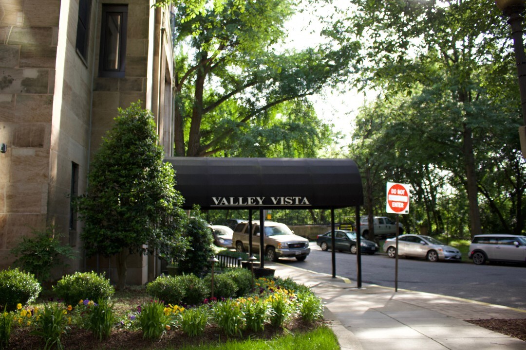 2032 Belmont Rd NW-Unit -115 in Washington, DC - Building Photo