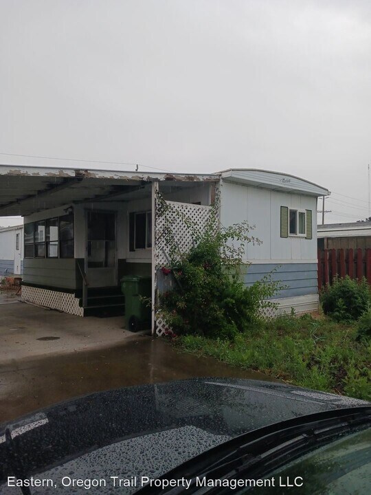 2504 Empire Dr Photo