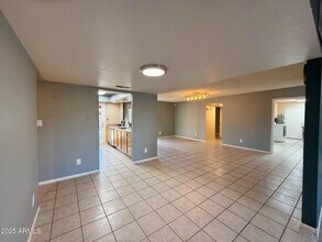 1105 W Juanita Ave in Mesa, AZ - Building Photo - Building Photo