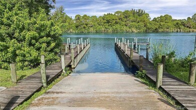 2698 SW Versailles Terrace in Stuart, FL - Building Photo - Building Photo