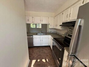 9432 Lexington Cir in Charlotte, NC - Building Photo - Building Photo