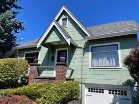 1012 NW 70th St in Seattle, WA - Building Photo