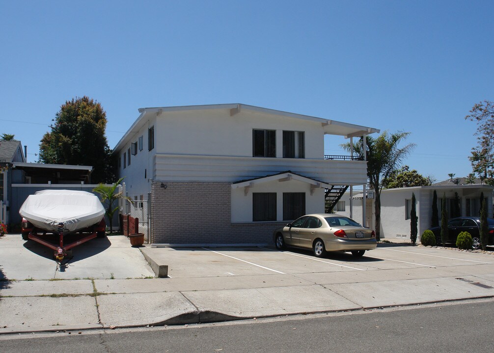 1465-1469 Thomas Ave in San Diego, CA - Building Photo