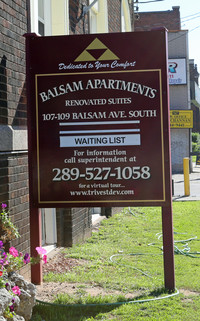 Balsam Apartments in Hamilton, ON - Building Photo - Building Photo