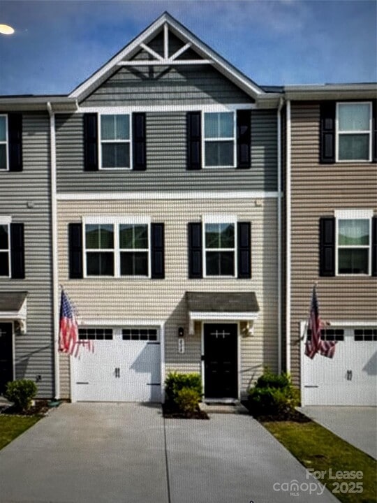 808 Renee Ave in Fort Mill, SC - Building Photo