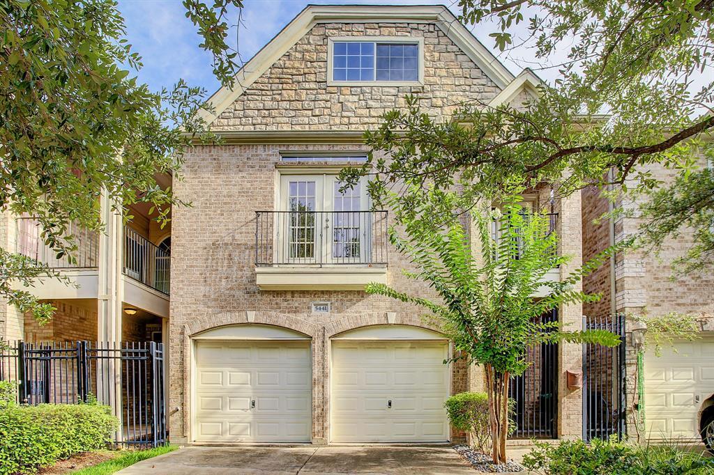 5441 Fairdale Ln in Houston, TX - Building Photo