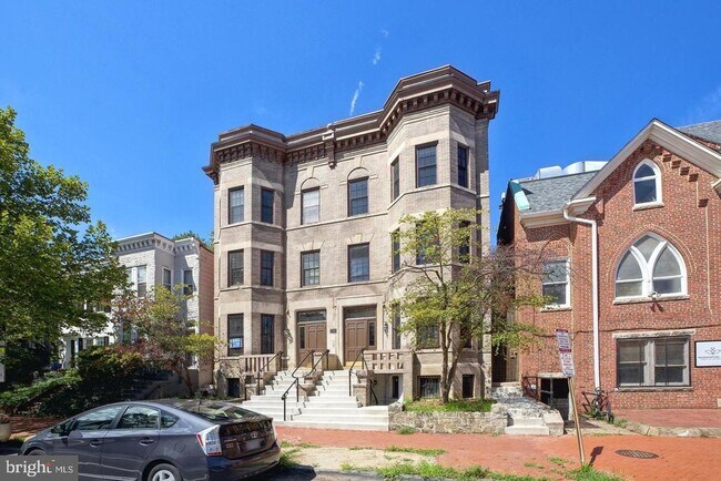 309 4th St SE in Washington, DC - Building Photo - Building Photo