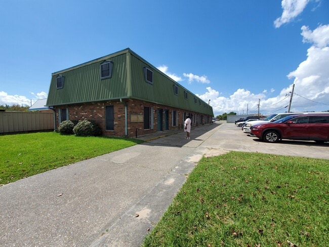 property at 2020 Jean Lafitte Pkwy