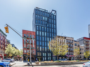 287 E Houston St in New York, NY - Building Photo - Building Photo