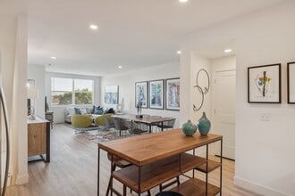 3600 S Inca St, Unit B in Englewood, CO - Building Photo - Building Photo
