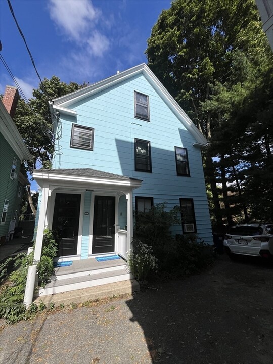 27 Wendell St, Unit 2 in Cambridge, MA - Foto de edificio